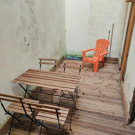 Patio Cosy Apartment Thizy-les-Bourgs Exterior photo