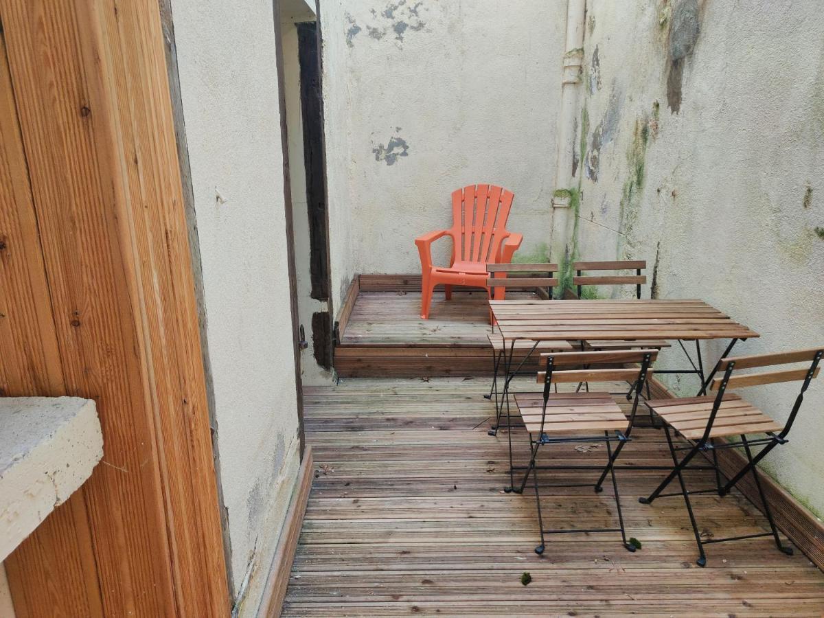 Patio Cosy Apartment Thizy-les-Bourgs Exterior photo